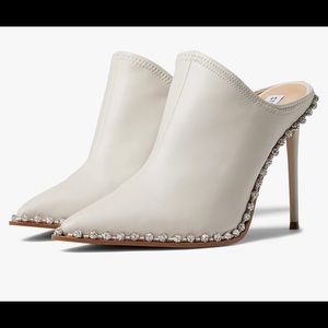 Steve Madden venom pump in bone